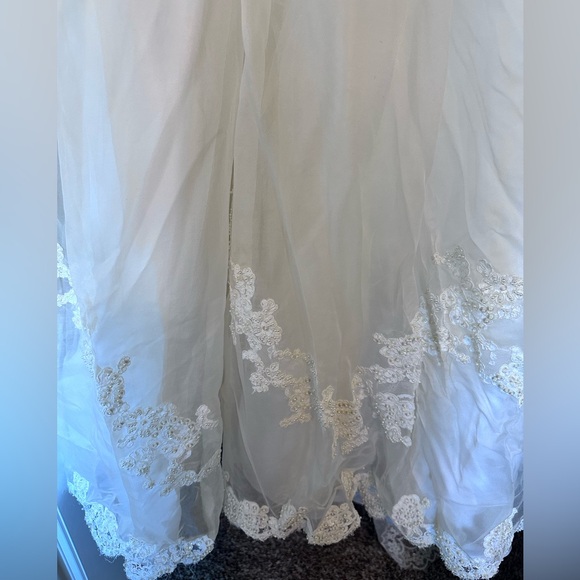 HANDMADE SILK WEDDING DRESS CATHEDRAL TRAIN - Picture 8 of 14